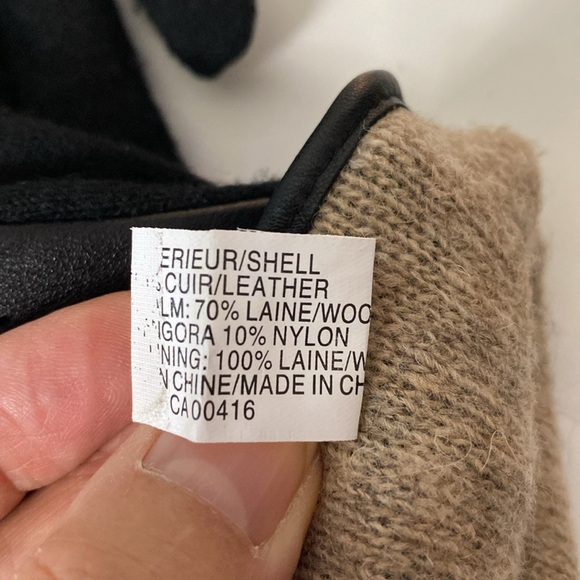 Black 100% leather/lamb wool women’s gloves zipper detail and heart 💜 charm Med. - Picture 7 of 8